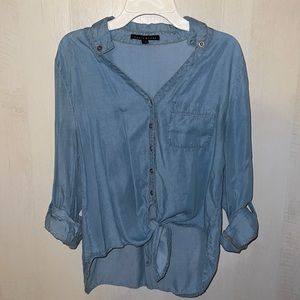 Women’s Front Tie Jean Long Sleeve. Size SMALL